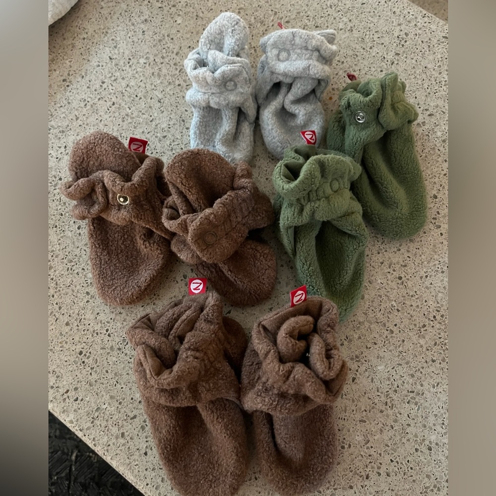 Zutano Baby Booties Bundle - x4 pairs - Excellent condition